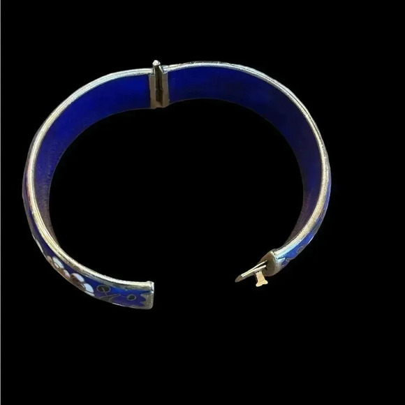 Blue Enamel Floral Vintage Bangle with Hinge Opening - Picture 9 of 10